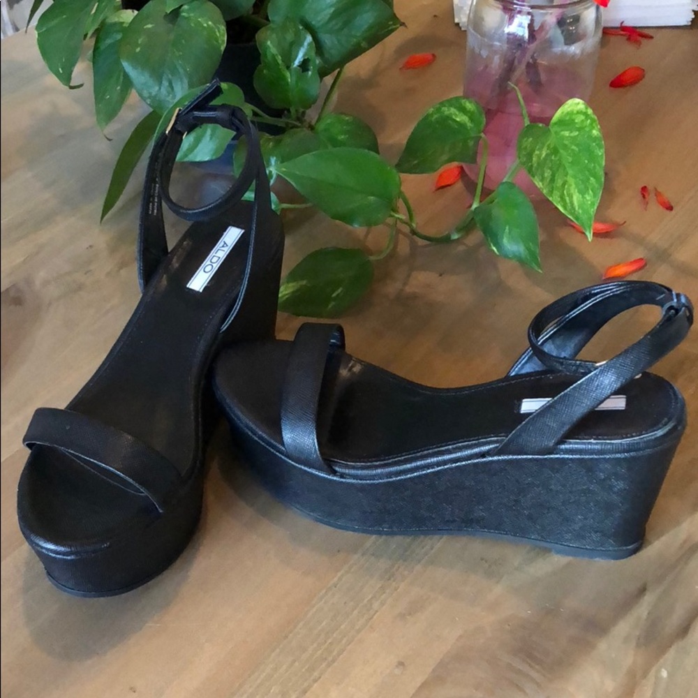 ☆ Aldo Platform Sandals